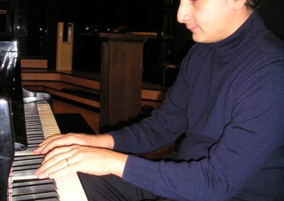 al piano